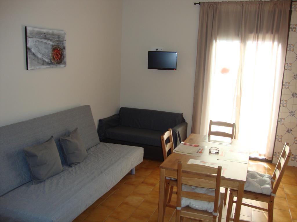 Apartaments Claudi ตอสซาเดมาร์ ภายนอก รูปภาพ